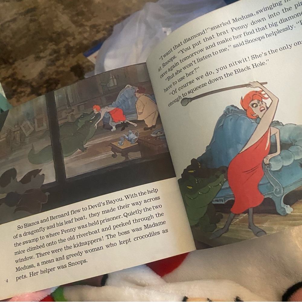 Walt Disney’s The Rescuers 24 Page Read-Along Book and Record - Picture 2 of 7